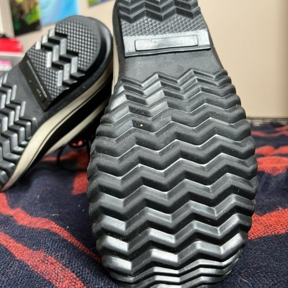 Sorel women’s waterproof winter boots size 9 - Picture 9 of 11